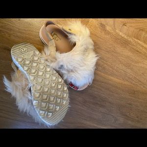 Most adorable fur ugg sandals